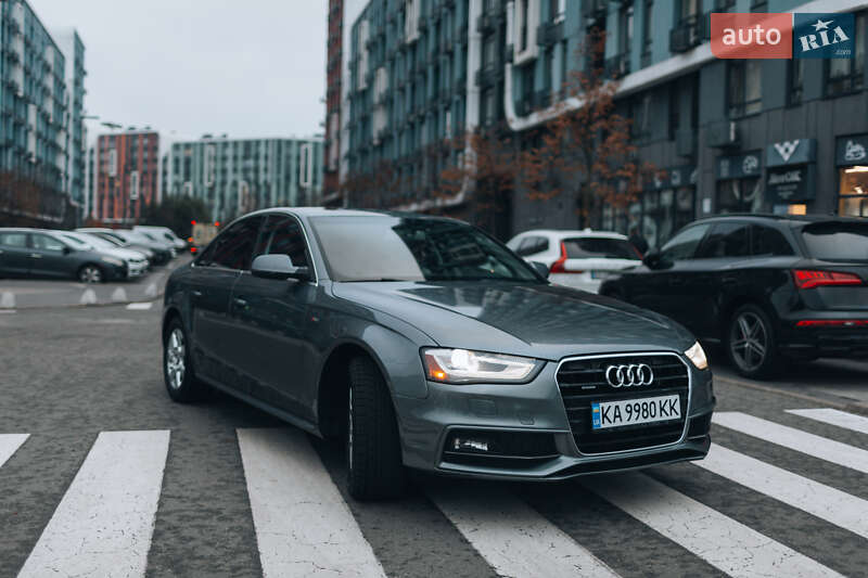 Седан Audi A4 2013 в Киеве