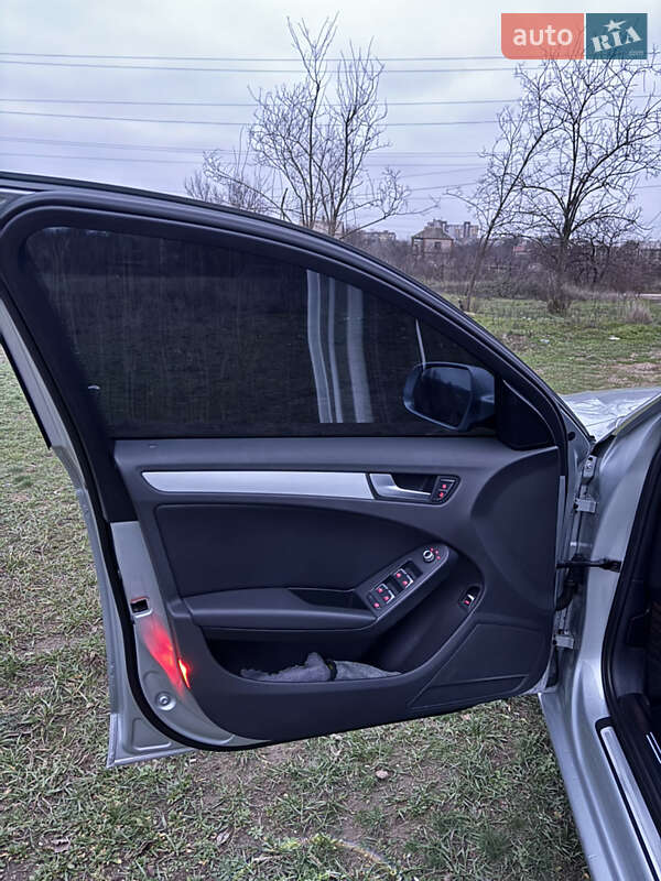 Седан Audi A4 2012 в Кривом Роге