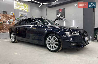Седан Audi A4 2013 в Львове