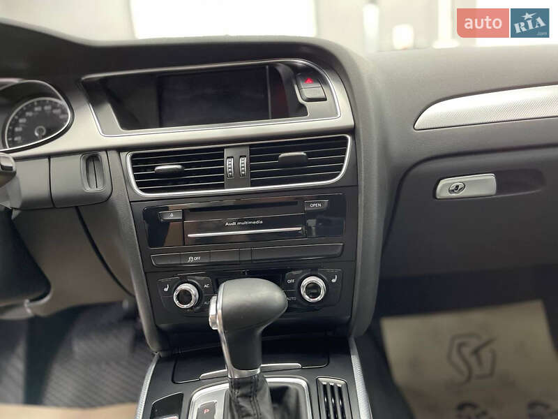 Седан Audi A4 2013 в Львове