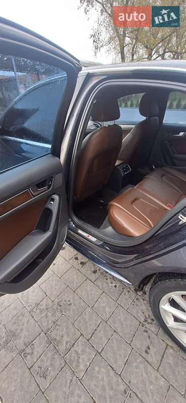 Седан Audi A4 2015 в Виннице