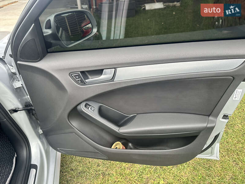 Седан Audi A4 2014 в Остроге