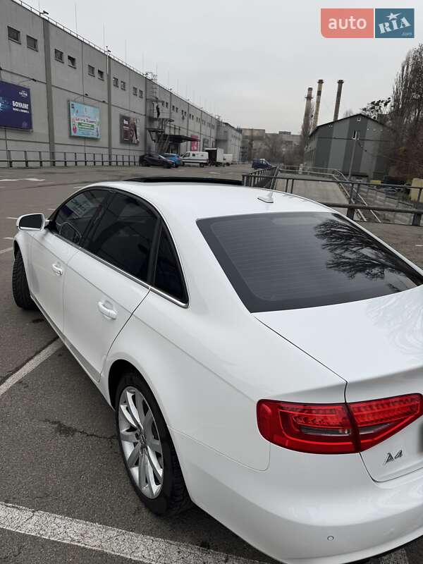Седан Audi A4 2012 в Вишневом