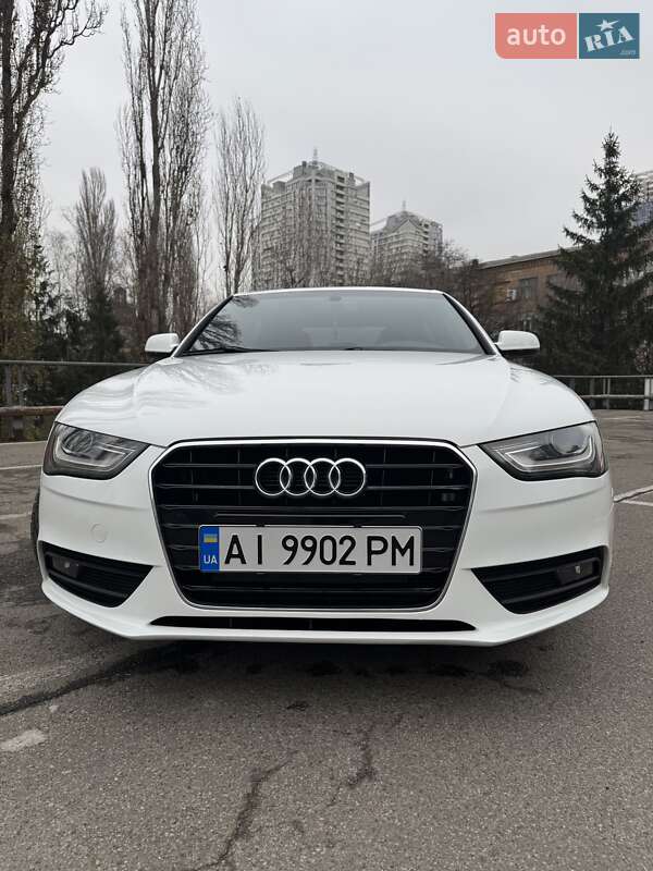Седан Audi A4 2012 в Вишневом