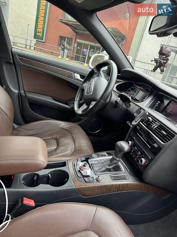 Седан Audi A4 2012 в Вишневом