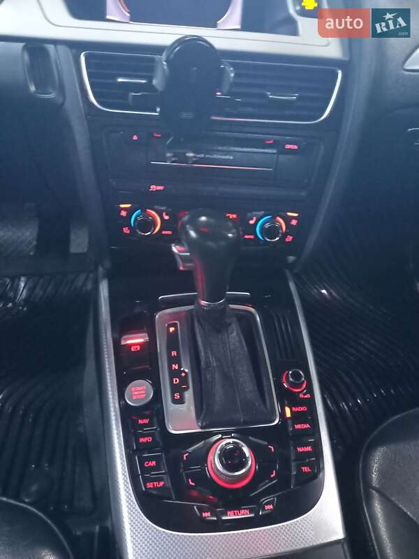 Седан Audi A4 2011 в Звягеле
