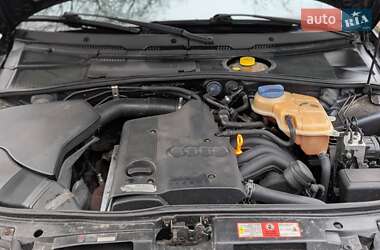 Седан Audi A4 1999 в Ровно