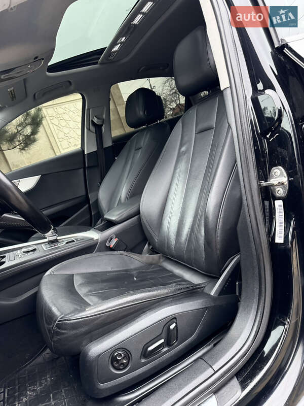 Седан Audi A4 2015 в Одессе