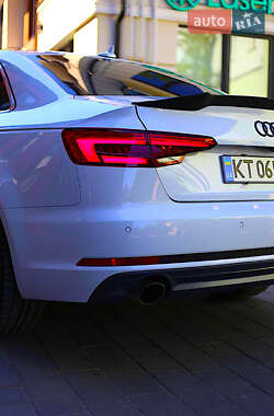 Седан Audi A4 2016 в Львове