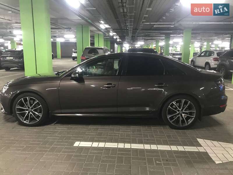 Седан Audi A4 2016 в Киеве