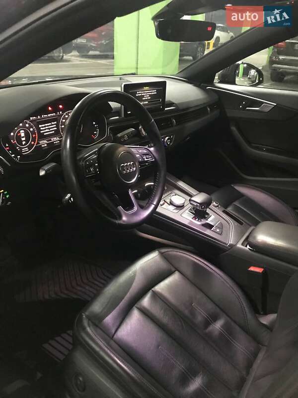Седан Audi A4 2016 в Киеве