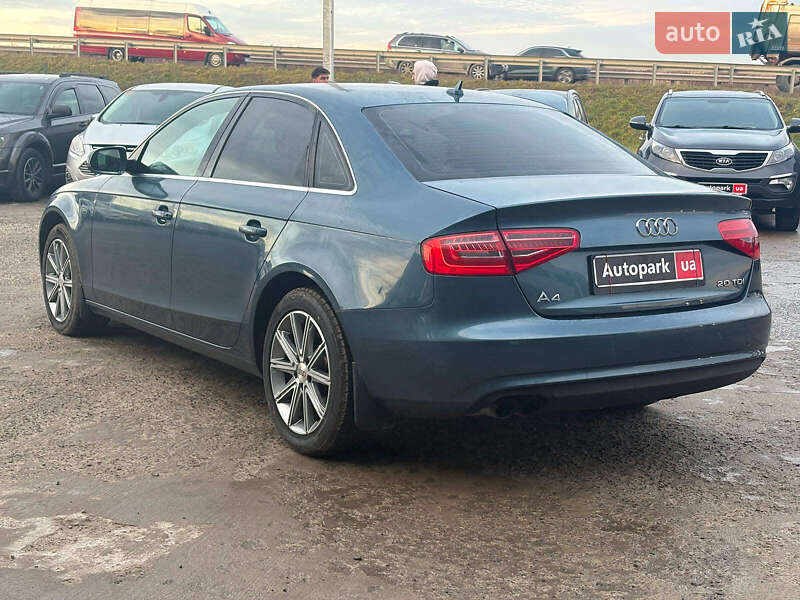 Седан Audi A4 2015 в Львове
