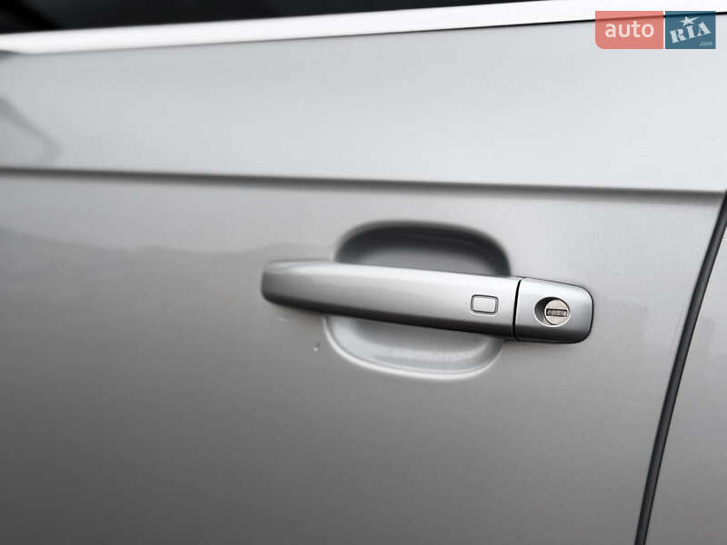 Седан Audi A4 2013 в Хмельницком