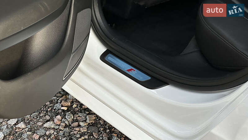 Седан Audi A4 2016 в Самборе