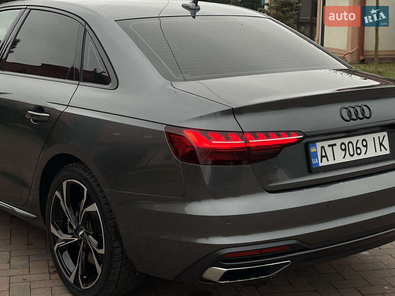 Седан Audi A4 2020 в Ивано-Франковске