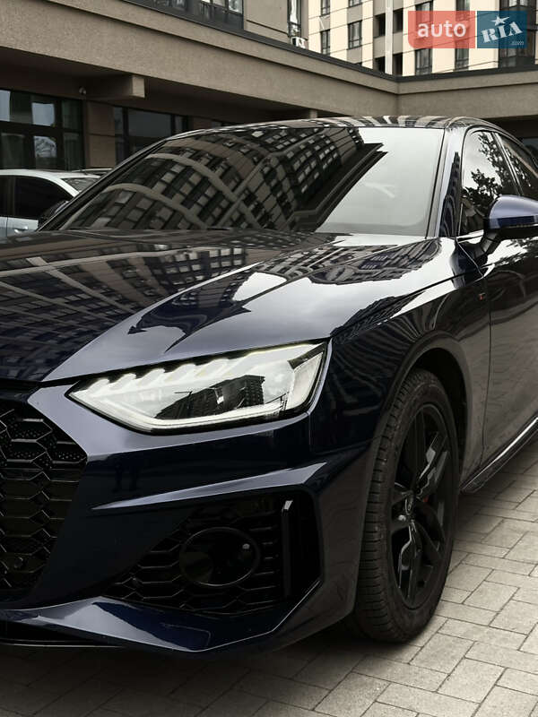 Седан Audi A4 2021 в Києві