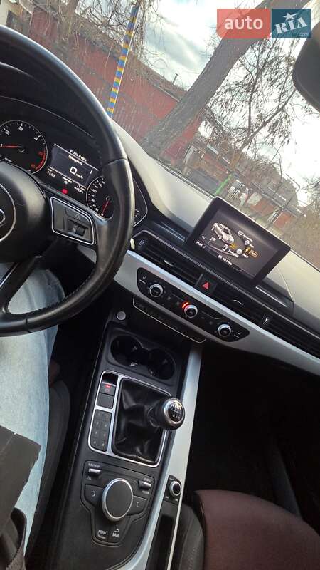 Седан Audi A4 2017 в Ивано-Франковске