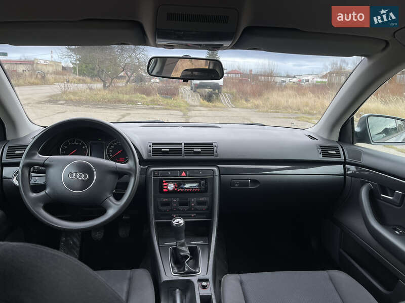 Седан Audi A4 2003 в Надворной