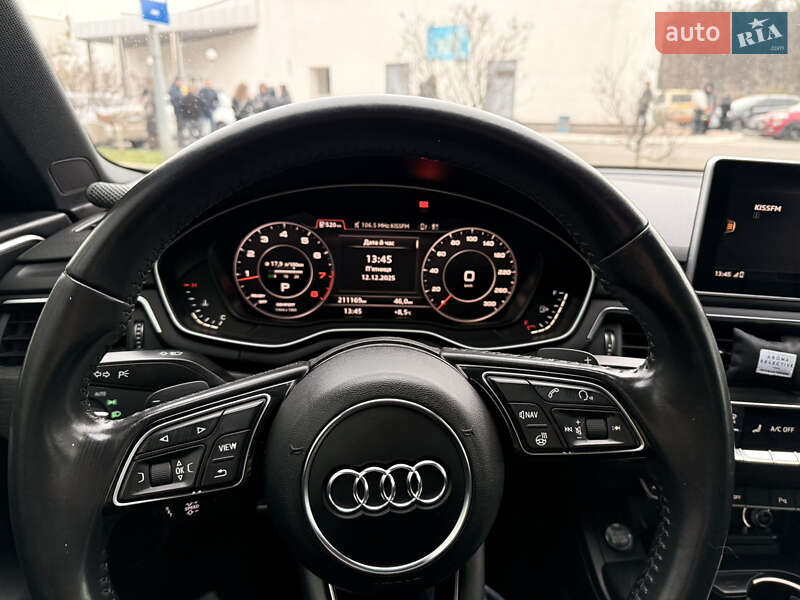 Седан Audi A4 2017 в Киеве