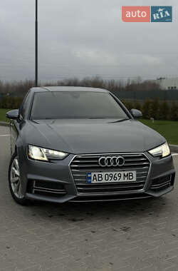 Седан Audi A4 2018 в Виннице