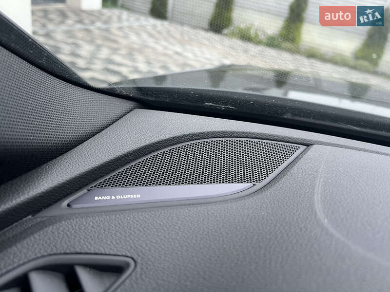 Седан Audi A4 2018 в Дніпрі