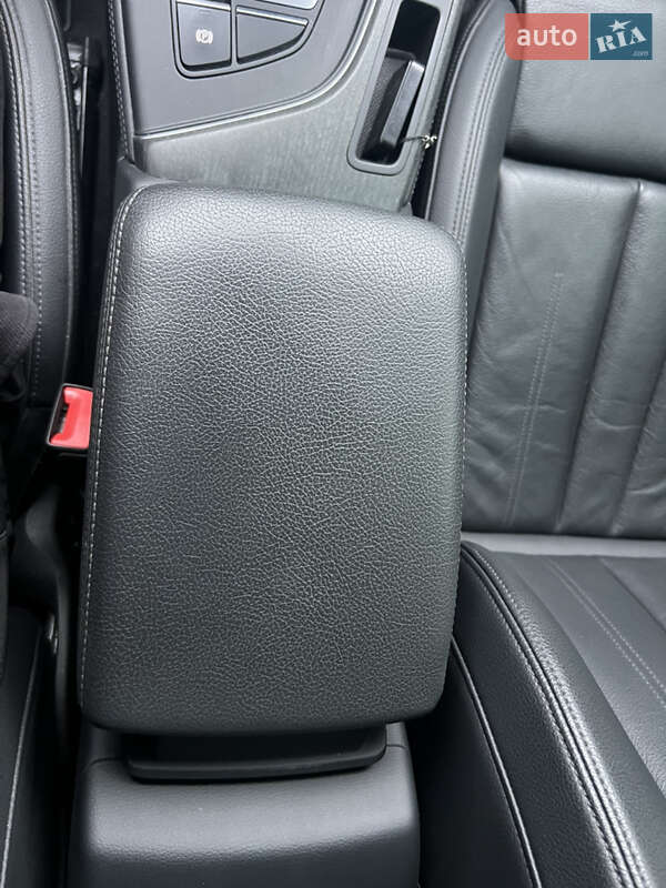 Седан Audi A4 2018 в Дніпрі