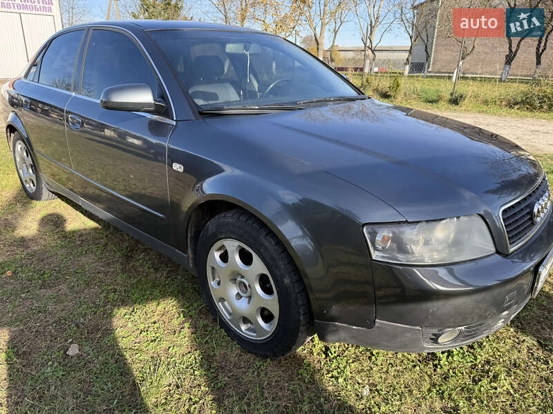 Седан Audi A4 2002 в Борщеве