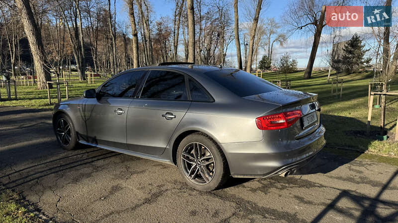 Седан Audi A4 2013 в Киеве