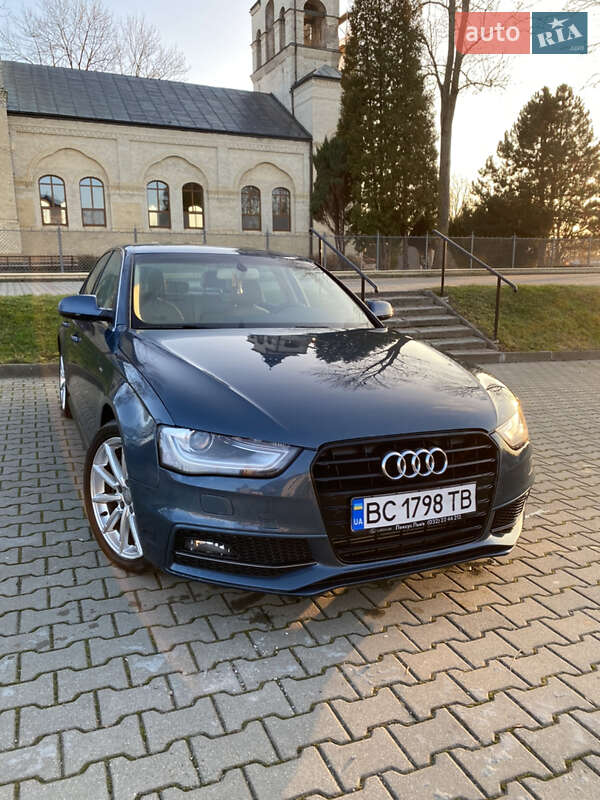Седан Audi A4 2014 в Львове