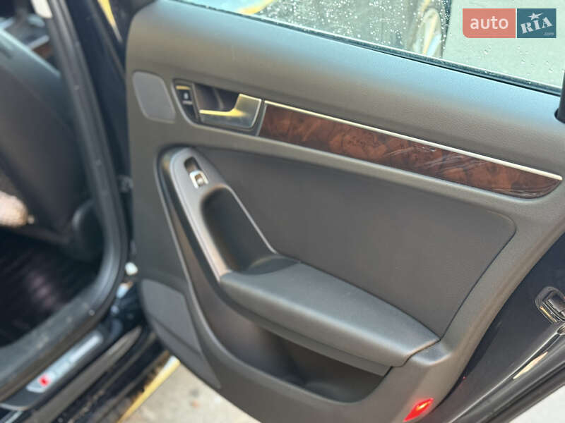 Седан Audi A4 2014 в Киеве