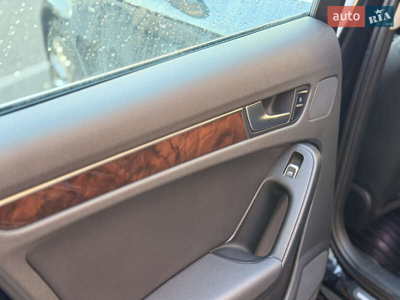 Седан Audi A4 2014 в Киеве