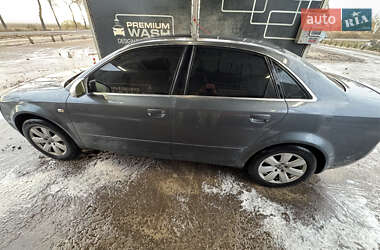 Седан Audi A4 2001 в Чугуєві