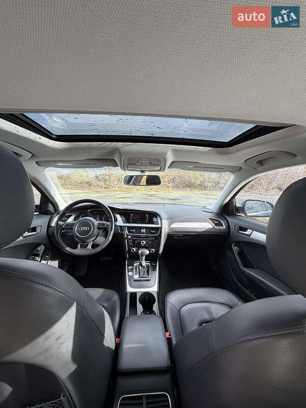 Седан Audi A4 2015 в Звягеле