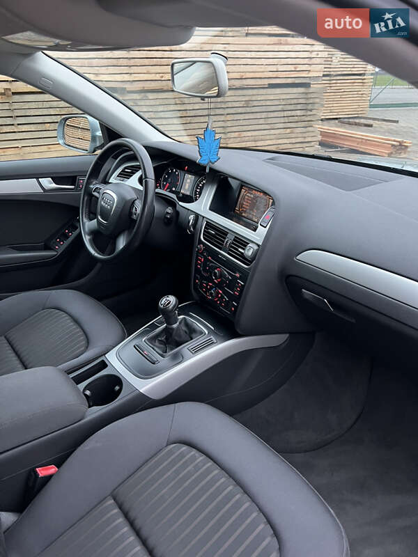 Универсал Audi A4 2010 в Луцке