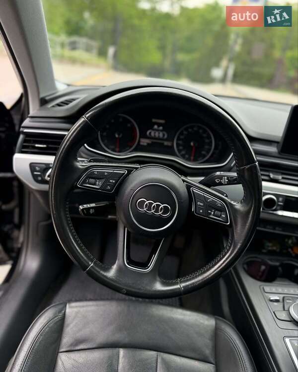 Седан Audi A4 2015 в Львове