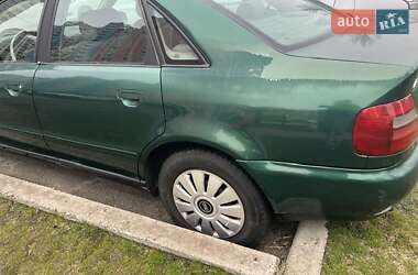 Седан Audi A4 2001 в Киеве