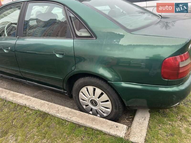 Седан Audi A4 2001 в Киеве