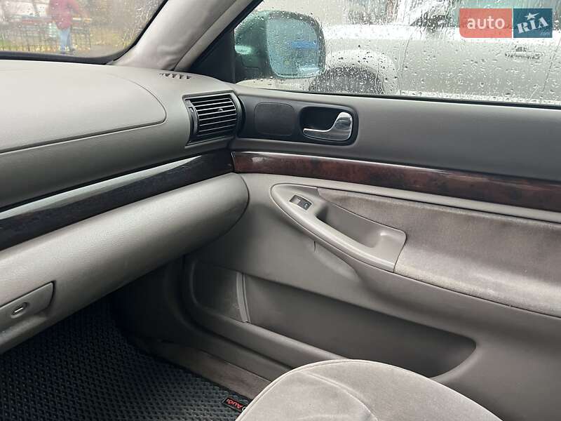 Седан Audi A4 2001 в Киеве