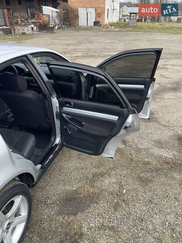 Седан Audi A4 1999 в Глыбокой