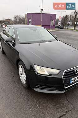 Седан Audi A4 2016 в Мукачево