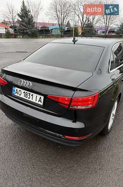Седан Audi A4 2016 в Мукачево