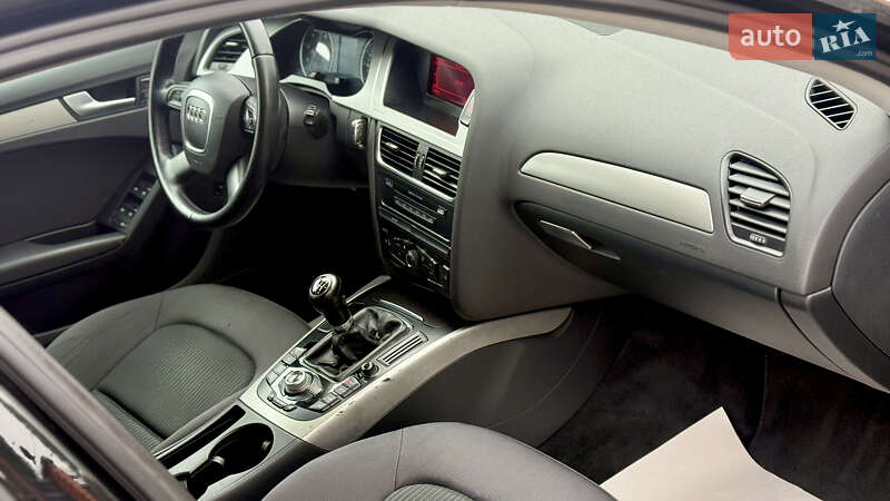 Седан Audi A4 2009 в Александрие