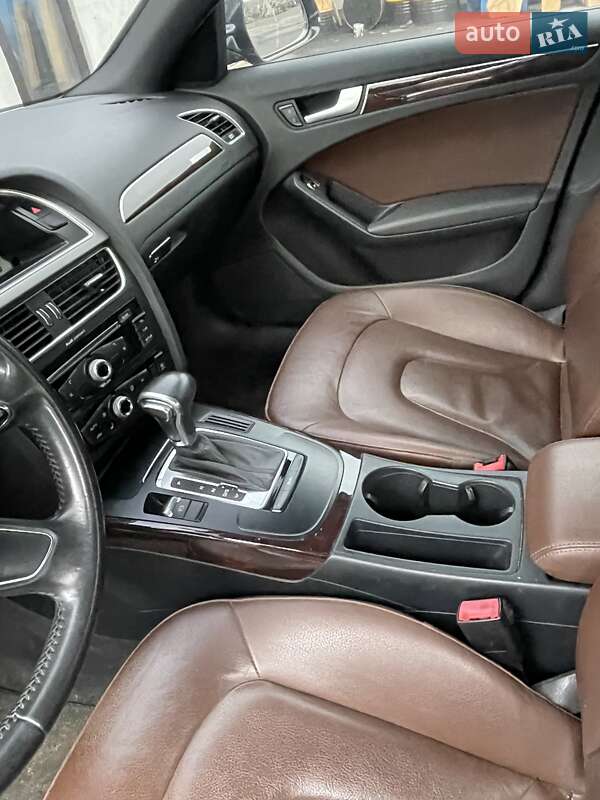 Седан Audi A4 2013 в Киеве