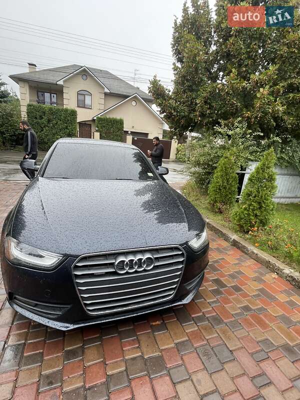 Седан Audi A4 2013 в Киеве