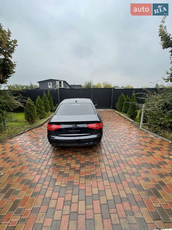 Седан Audi A4 2013 в Киеве