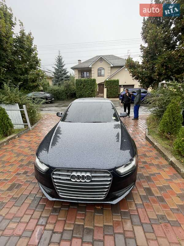 Седан Audi A4 2013 в Киеве