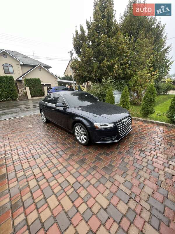 Седан Audi A4 2013 в Киеве