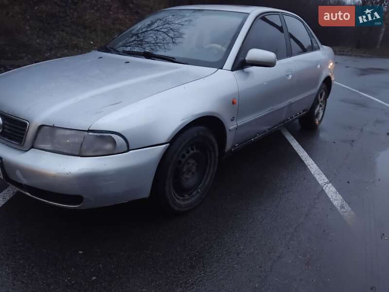 Седан Audi A4 1997 в Полтаве