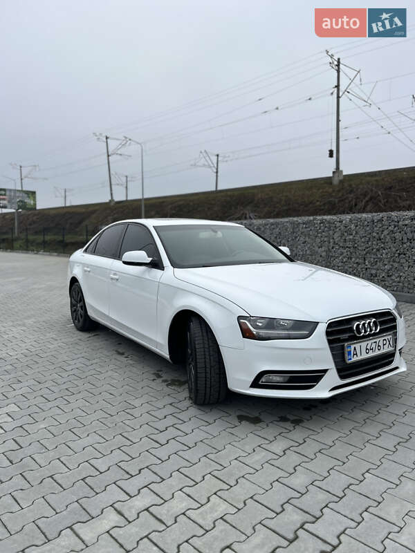 Седан Audi A4 2012 в Ирпене