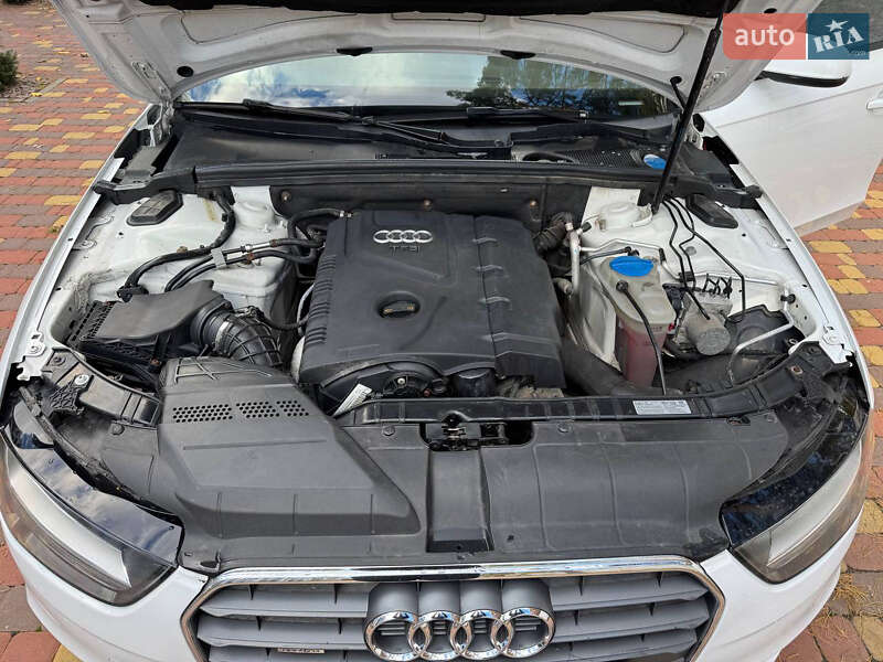 Седан Audi A4 2012 в Ирпене